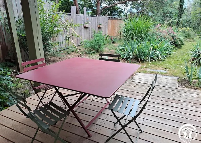 De L'atelier In بيت للعطل